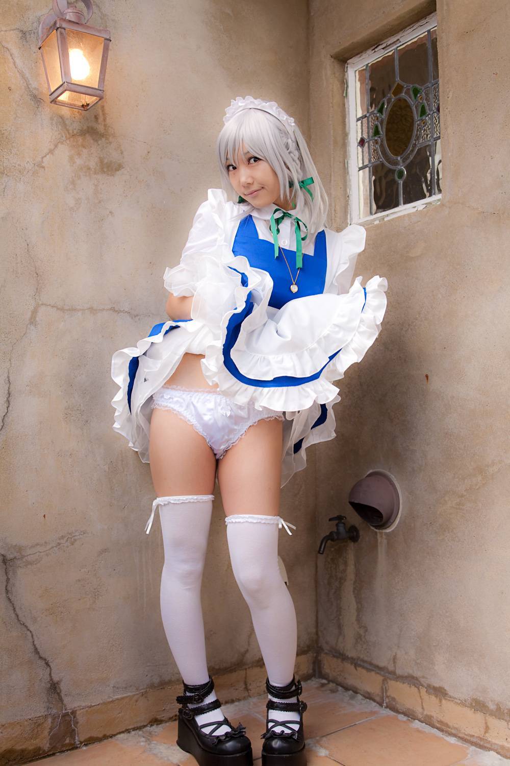 cosplay美女套图 c77 Sakuya Izayoi　白丝假发扮相(1)